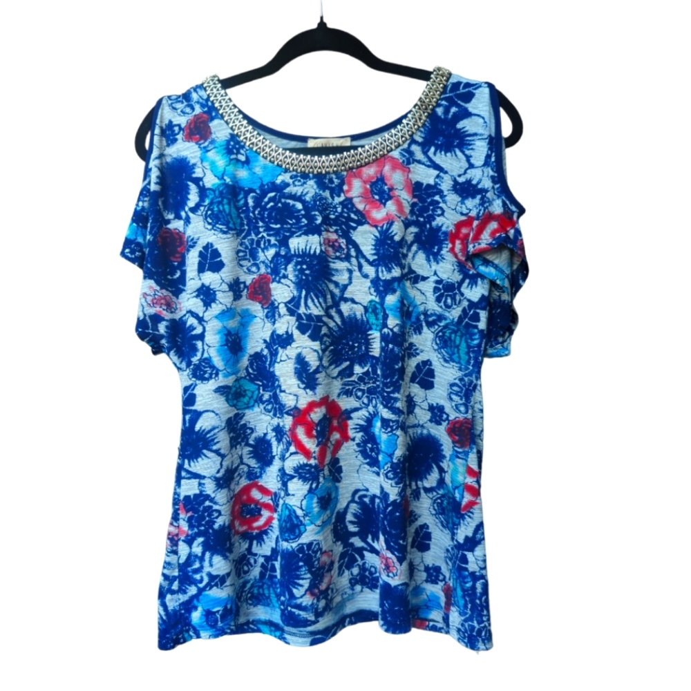 Medium multi blue color floral top. Short sleeve. Office or dinner wear